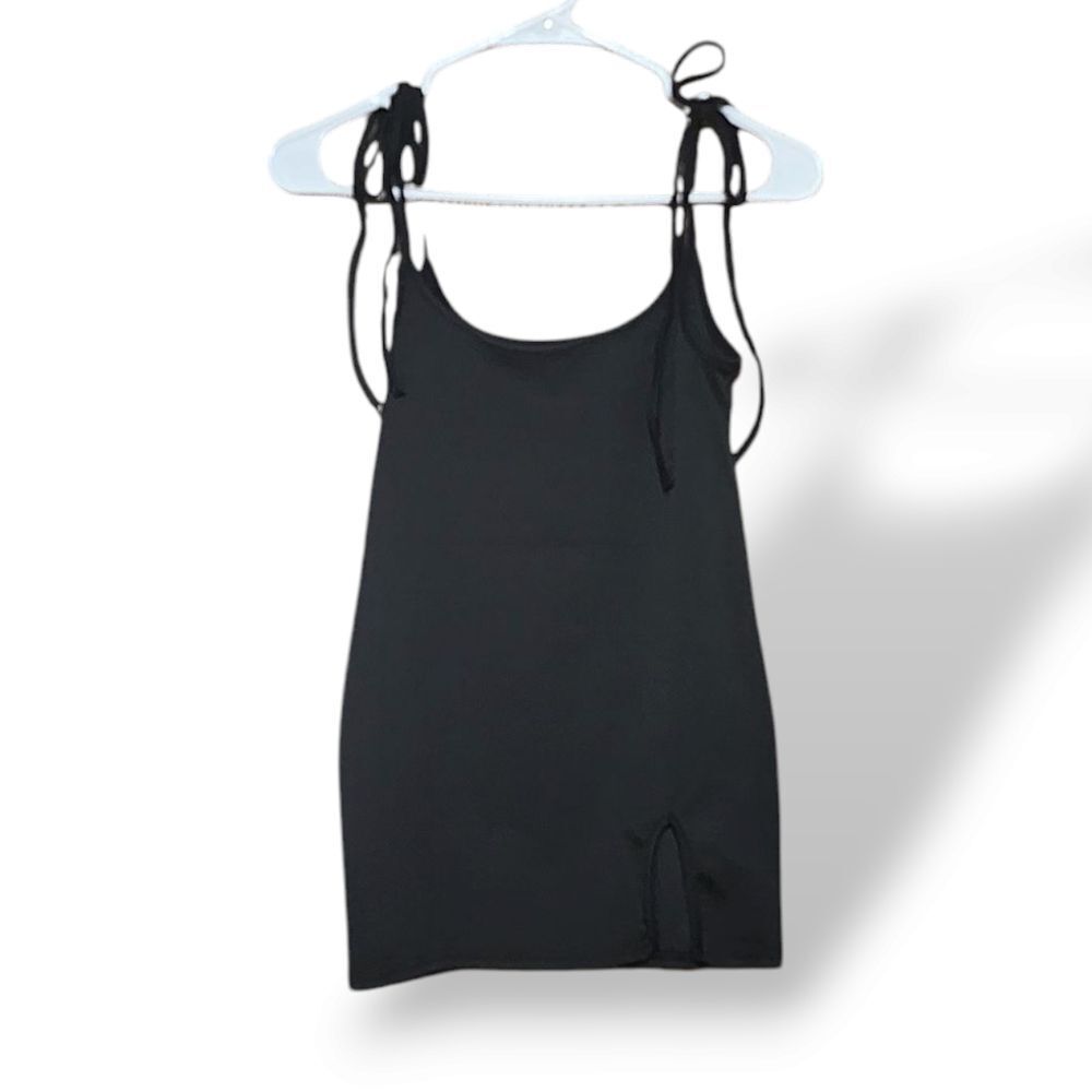 Chic Black Sleeveless Top